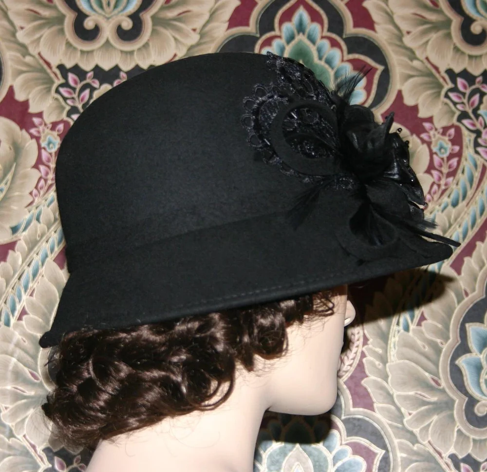 Flapper Style Cloche 1920's Gatsby Hat — East Angel Harbor